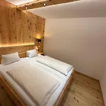 Pehab - Dachstein Rooftop-spa ホテル ラムサウ・アム・ダッハシュタイン